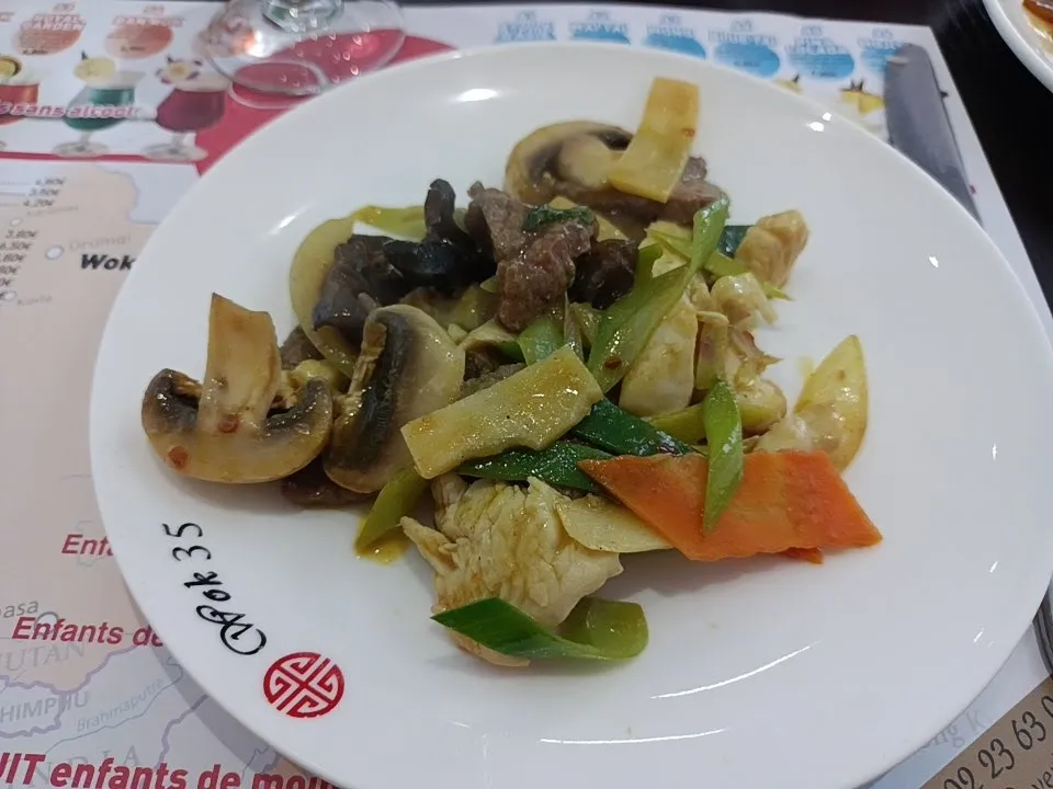 Wok Boeuf Poulet Légumes Sauce Curry